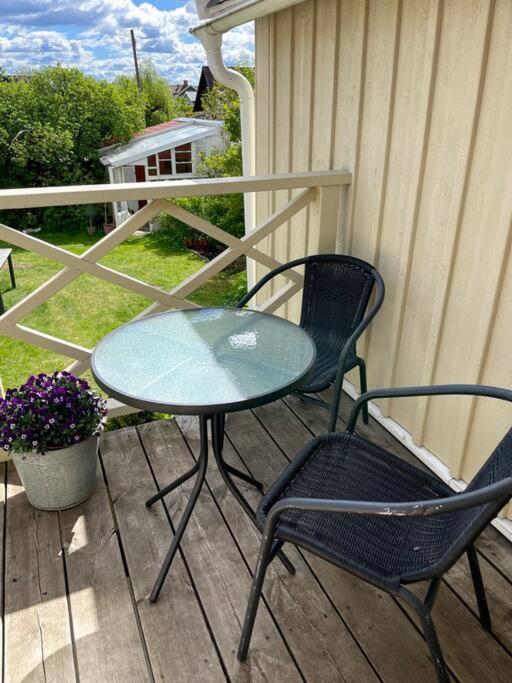 Charmigt Sekelskifteshus Med Naerhet Till Det Mesta Eskilstuna Exteriör bild