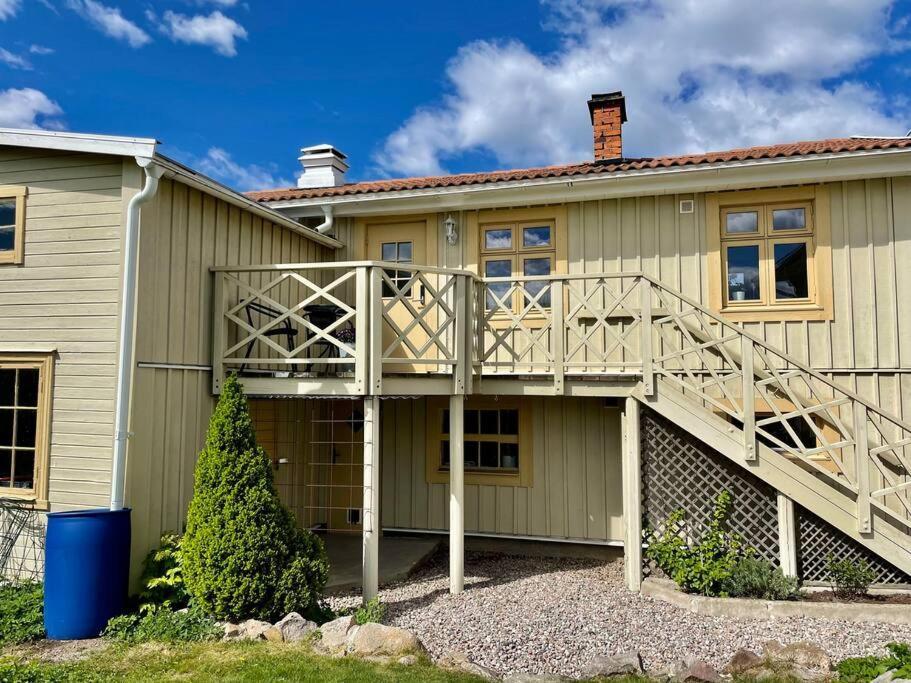 Charmigt Sekelskifteshus Med Naerhet Till Det Mesta Eskilstuna Exteriör bild