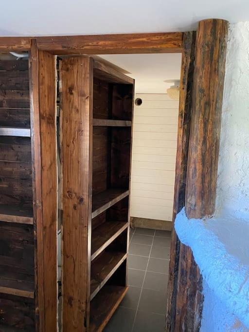 Charmigt Sekelskifteshus Med Naerhet Till Det Mesta Eskilstuna Exteriör bild